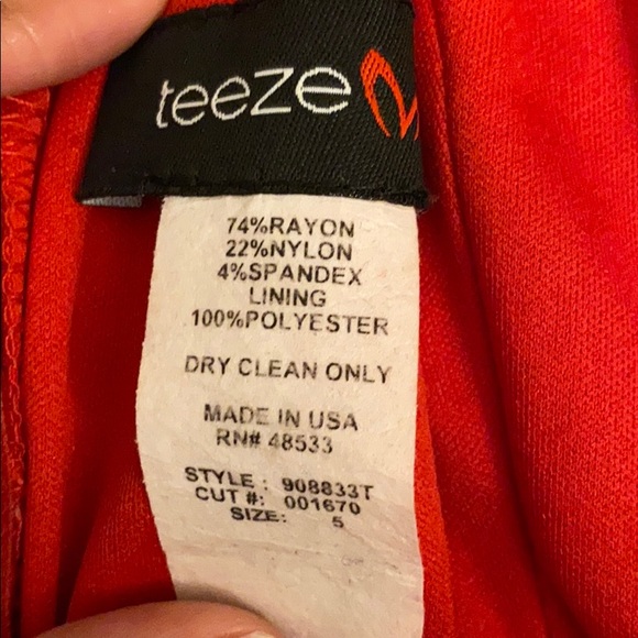 Red Dress - Picture 4 of 4